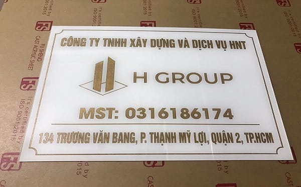 Bảng tên công ty bằng mica