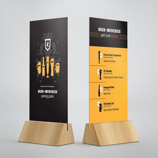 Hai standee mica in UV nội dung cắm trên đế